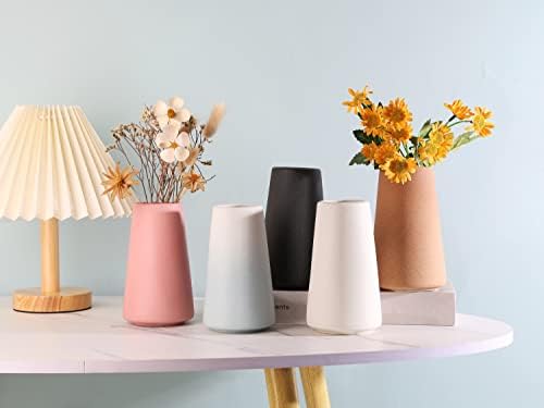 Simple White Ceramic Vase for Home Decor and Flowers
